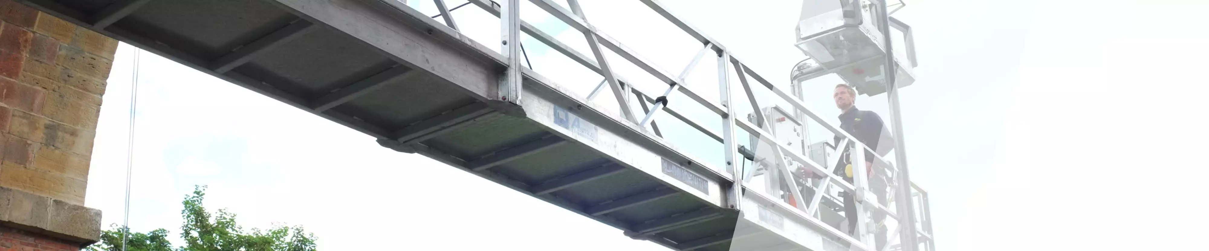 Prüfung einer Befahranlage an einer Brücke