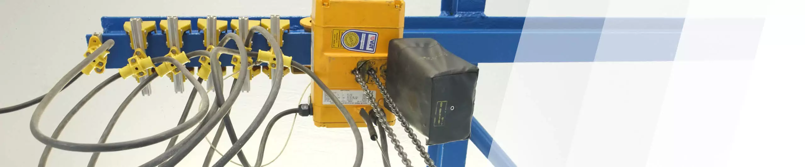 Laufkatze mit Kabelanschlüssen