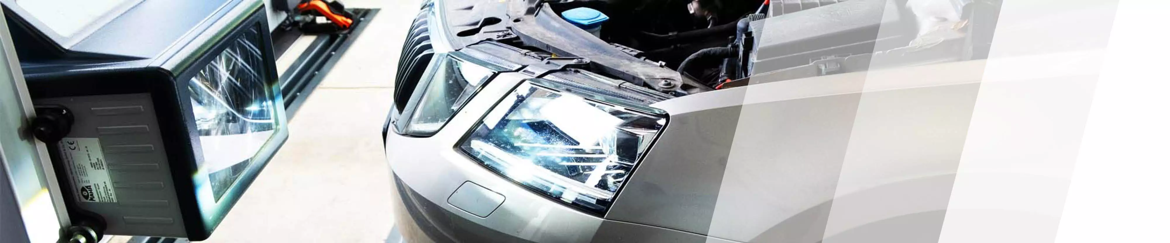 Lichtcheck an einem Auto